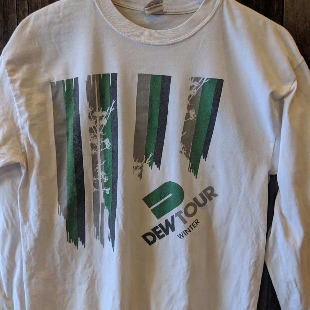 Dew Tour long Sleeve Shirt. White. Large.